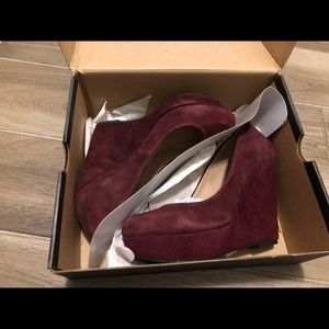 Le chateau purple wedge size 8